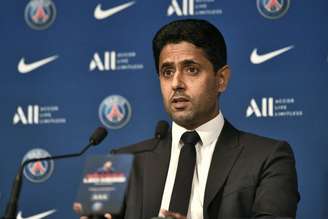 Nasser Al-Khelaifi, presidente do PSG, planeja mudanças no futuro da formação da equipe (Foto: STEPHANE DE SAKUTIN / AFP)