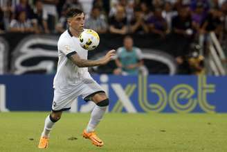 Saravia em ação pelo Botafogo (Foto: Vítor Silva/Botafogo)