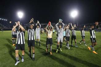 Jogadores do Botafogo comemoram vitória pelo Brasileirão (Foto: Vítor Silva/Botafogo)