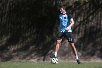 Lucas Piazon treinou com o elenco do Botafogo nesta quarta-feira no Espaço Lonier (Foto: Vítor Silva/Botafogo)