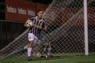 Arthur contou com assistência de Gustavo Lobo para marcar pelo Fluminense (Leonardo Brasil/Fluminense FC)