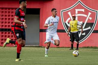 Thiago Rosa em ação pelo Grêmio (Pietro Carpi/Divulgação/EC Vitória)