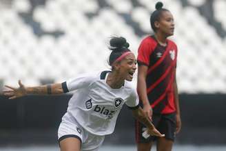 Kamilla comemora gol pelo Botafogo (Foto: Vítor Silva/Botafogo)
