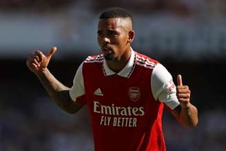 Gabriel Jesus participou dos quatro gols da vitória do Arsenal sobre o Leicester (ADRIAN DENNIS / AFP)