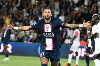 Neymar marcou duas vezes na goleada sobre o Montpellier (Foto: STEPHANE DE SAKUTIN / AFP)