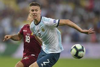 Juan Foyth, lateral-direito da Argentina e Villarreal, está na mira do Barcelona (AFP)