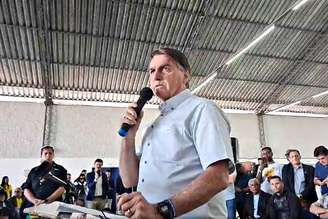 O presidente Jair Bolsonaro acusou ser "fake news" mensagens com teor golpista de empresários bolsonaristas