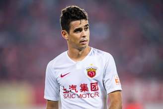 Oscar teve os planos frustrados e não foi liberado pelo Shanghai Port para defender outro clube (AFP)