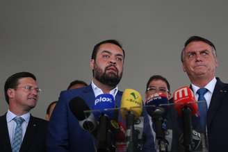 O candidato a Presidente, Jair Bolsonaro, e o governador eleito Cláudio Castro, concedem coletiva de imprensa no Palácio do Planalto, em Brasília