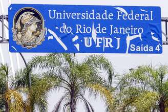 No site institucional, a Universidade Federal do Rio de Janeiro (UFRJ) diz ter sofrido um bloqueio de R$ 17,8 milhões.