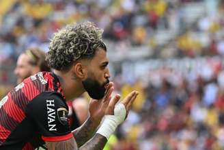 Camisa 9 marcou o único gol do jogo (Foto: LUIS ACOSTA / AFP)