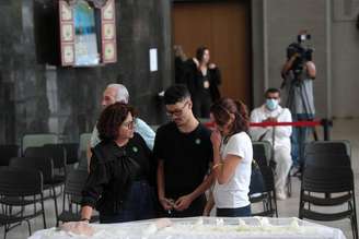 Gabriel Costa Penna, filho de Gal Costa, se despediu da artista em cerimônia nesta sexta, 11.