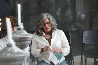 Ex de Gal, Lucia Veríssimo se emociona no velório da cantora em São Paulo