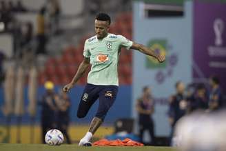 Éder Militão em treinamento da Seleção Brasileira, em Doha, no Qatar (Lucas Figueiredo/CBF)