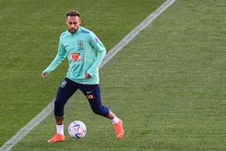 Neymar durante atividade em Turim, na Itália (Foto: VINCENZO PINTO / AFP)