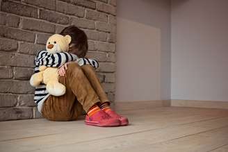 Grande parte dos casos de violência sexual contra crianças e adolescentes ocorre dentro de casa