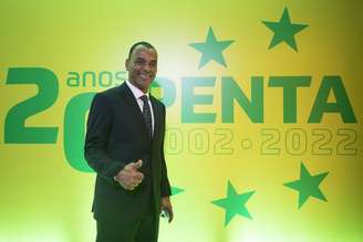 Cafu é capitão do penta com a Seleção (Foto: Lucas Figueiredo/CBF)