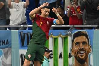 CR7 abriu o placar para Portugal contra Gana (Foto: MANAN VATSYAYANA / AFP)