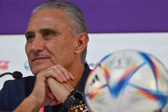 Tite voltou a esconder o time titular do Brasil nesta Copa do Mundo (Foto: Nelson Almeida/AFP)