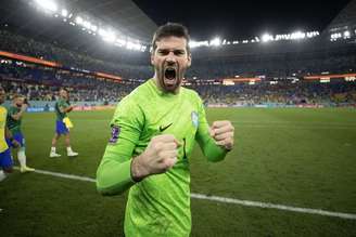 Alisson fez pelo menos quatro defesas difíceis na goleada da Seleção (Foto: Lucas Figueiredo/CBF)