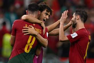 Bruno Fernandes e João Félix formam a nova dupla ofensiva de Portugal (Foto: PABLO PORCIUNCULA / AFP)