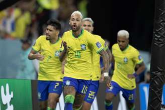 Jogadores da Seleção Brasileira em jogo contra a Croácia pelas quartas de final da Copa do Mundo Catar 2022