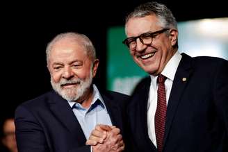 Lula e o ministro da Secretaria de Relações Institucionais, Alexandre Padilha