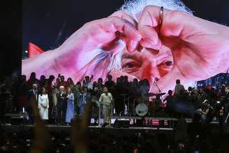 Lula no telão da festa de posse presidencial em Brasília
