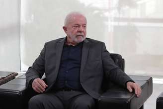 Lula durante reunião com chefes dos poderes em Brasília