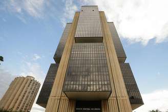 Toda vez que a inflação fica fora do limite de tolerância da meta, o BC tem de explicar por que falhou na sua principal missão