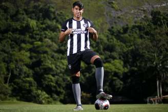 Luís Segovia é o novo reforço do Botafogo para a temporada 2023 (Vitor Silva/Botafogo)