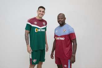 Nino e Marcão foram os modelos dos novos uniformes de treino do Fluminense (Foto: Divulgação / Fluminense)