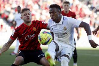 Vini Jr foi perseguido por torcedores no jogo contra o Mallorca (Foto: JAIME REINA / AFP)