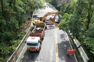 As obras na Rodovia Mogi-Bertioga (SP 098) foram iniciadas nesta terça-feira, 21, pelo Departamento de Estradas de Rodagem de São Paulo (DER-SP).