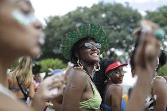 Bloco Navio Pirata leva milhares de foliões à região do Parque do Ibirapuera (SP)