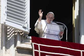 Papa Francisco está internado em Roma 