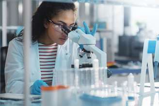 Mulheres ainda lidam com a falta de reconhecimento na ciência