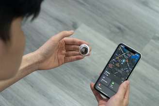 O AirTag, da Apple, é um dos produtos mais populares do mercado e utilizados para rastrear crianças