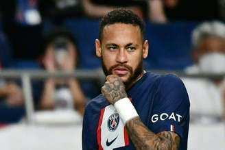 Neymar entrou na brincadeira do momento nas redes sociais (Foto: KAZUHIRO NOGI / AFP)