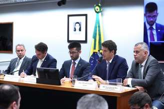 Mesa da CPI que vai investigar o Movimento dos Trabalhadores Sem Terra 