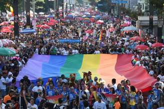 Público lotou a Avenida Paulista durante a 27ª edição da Parada LGBT