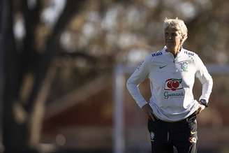 Pia Sundhage durante treino da Seleção feminina –