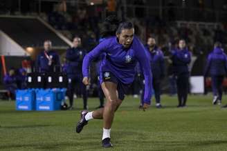 Marta participou do último treino antes da partida de estreia. Pia garante que a camisa 10 'está 100%'.