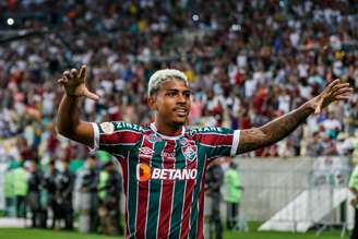 Gol de John Kennedy, do Fluminense, contra o Palmeiras