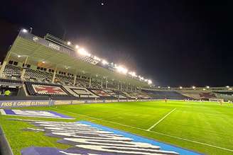 São Januário tem arquibancadas vazias desde junho –