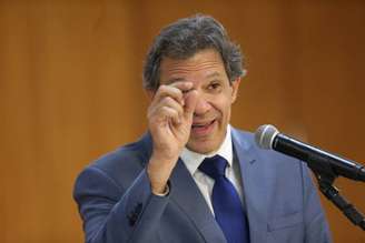 Equipe econômica do governo, liderada pelo ministro da Fazenda Fernando Haddad, iniciou o programa Desenrola com uma medida provisória (MP), que precisa ser aprovada pelas duas casas do Congresso em até seis meses para não perder a validade