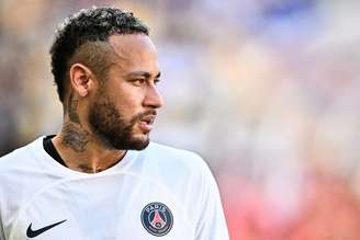 Neymar em ação com a camisa do PSG na pré-temporada do clube francês –