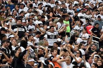 Torcida do Olimpia no Estádio Defensores del Chaco, palco da partida contra o Flamengo –