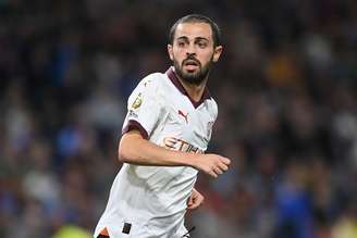 Bernardo Silva em ação com a camisa do Manchester City na estreia da Premier League na temporada 2023/24 –