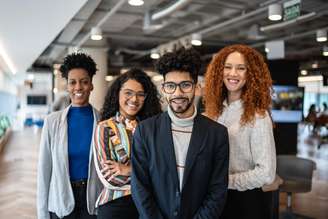 Embraer, Nestlê, Ambev e mais: veja programas de trainee e estágio com inscrições abertas 